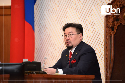Г.Занданшатар: Монголбанкны Ерөнхийлөгч маргаашийн чуулганы нэгдсэн хуралдаанд ирэхгүй бол асуудлыг нь ярина шүү