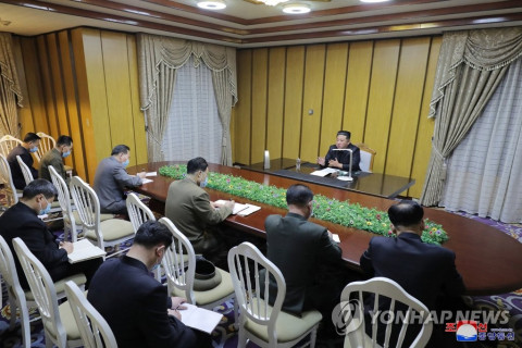 Ковидын анхны тохиолдол нь өчигдөр бүртгэгдсэн Хойд Солонгост 6 хүн халдвараар нас баржээ
